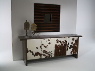 Верх камень или дерево. Боковины и двери дерево (венге, макасар). Двери  кожа.   170, 220 x 50 x h 84